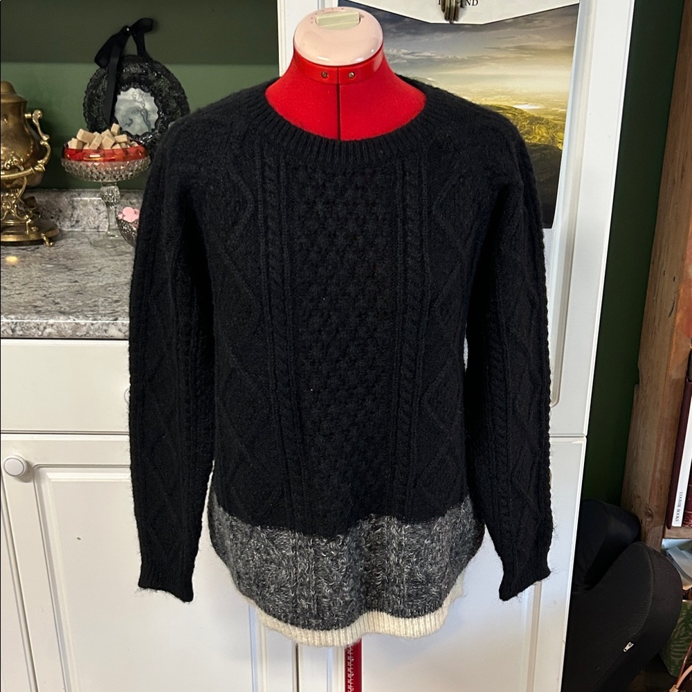 GAP Black and Gray Crewneck Sweater